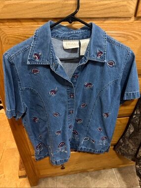 Erika denim shirt in medium blue with white label